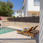 Vila Mesogeios 4 Protaras