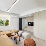 فيلة Mesogeios 4