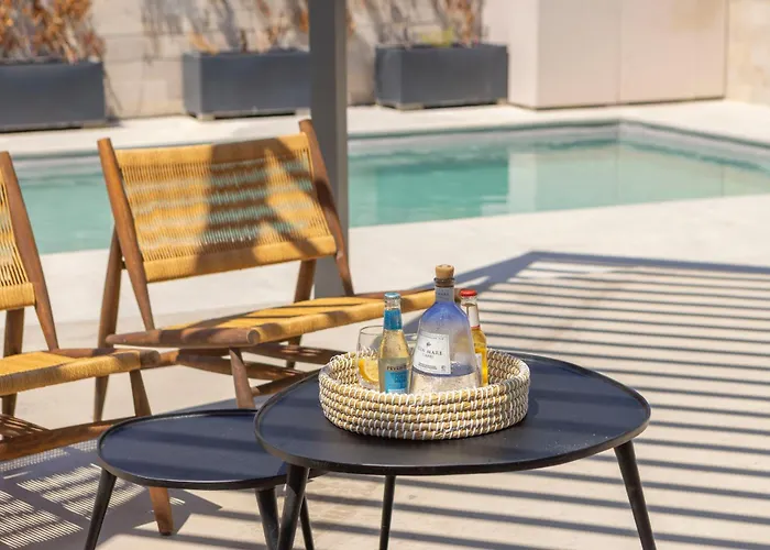 Mesogeios 4 * Protarász