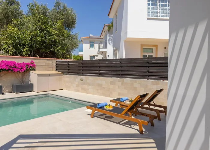 Villa Mesogeios 4 Protarász