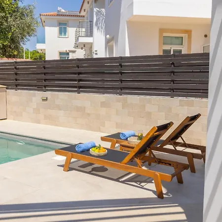 Villa Mesogeios 4